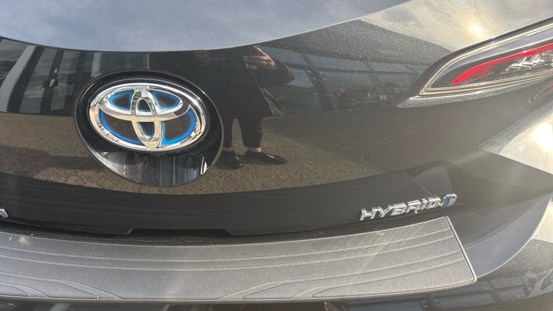 Toyota Corolla 1.8 VVT-i Hybrid Icon Tech 5dr CVT Hybrid Hatchback